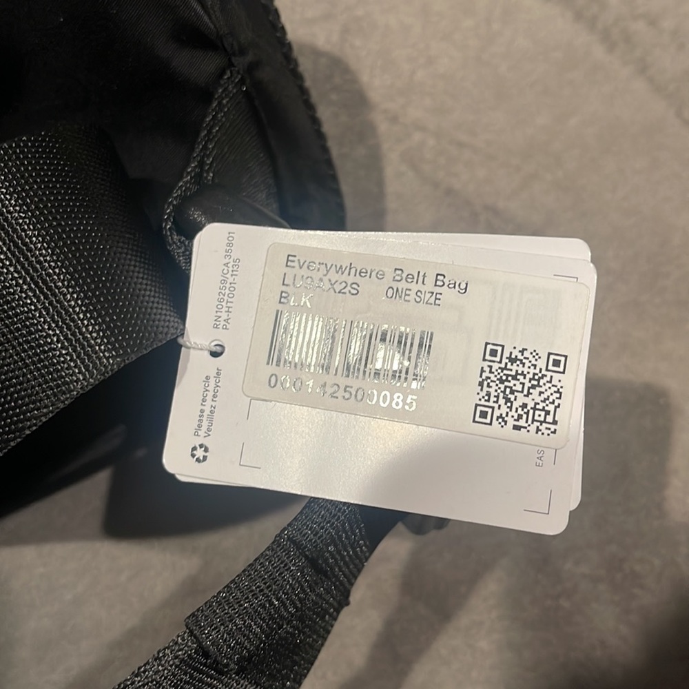 Lululemon Black Everywhere Belt Bag 1L - Picture 10 of 10